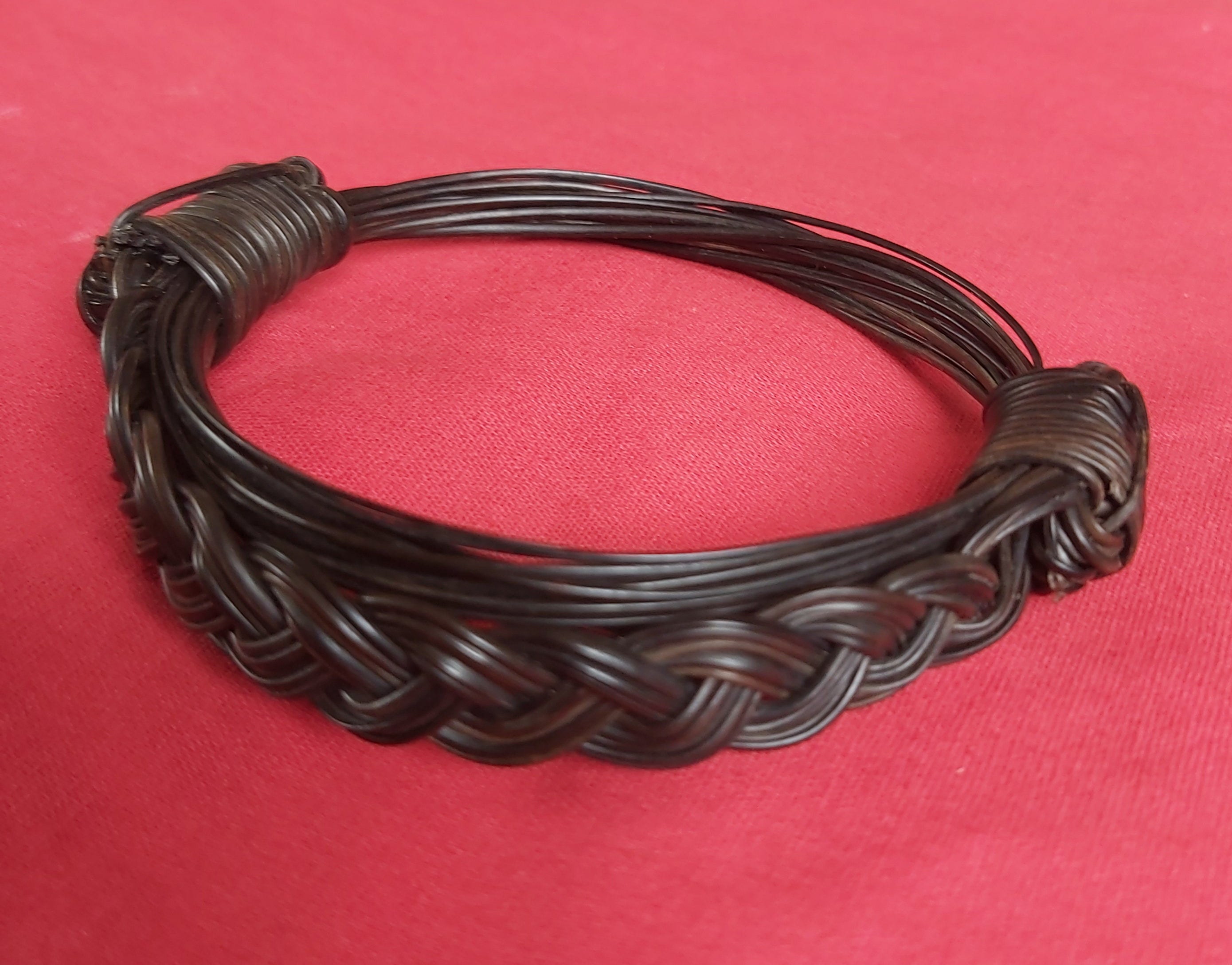 JEAR5 "Francis Cary" Bulky 16 hair elephant bracelet - Image 4