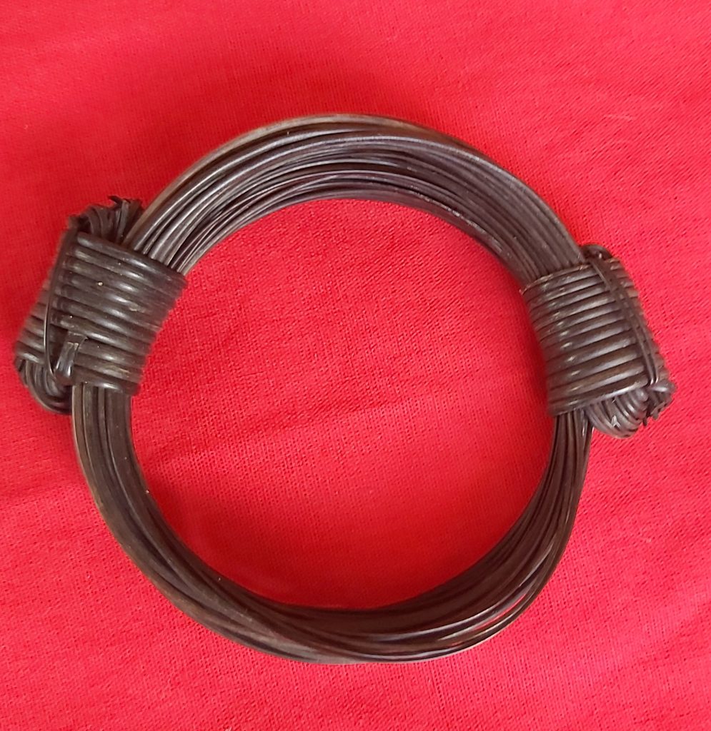 VB4 Bulky elephant hair bracelet 3" max. Diameter