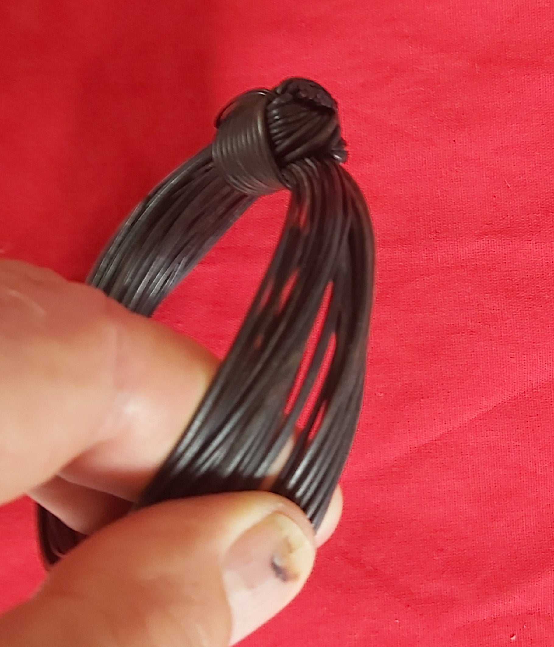 VB4 Bulky elephant hair bracelet 3" max. Diameter - Image 2