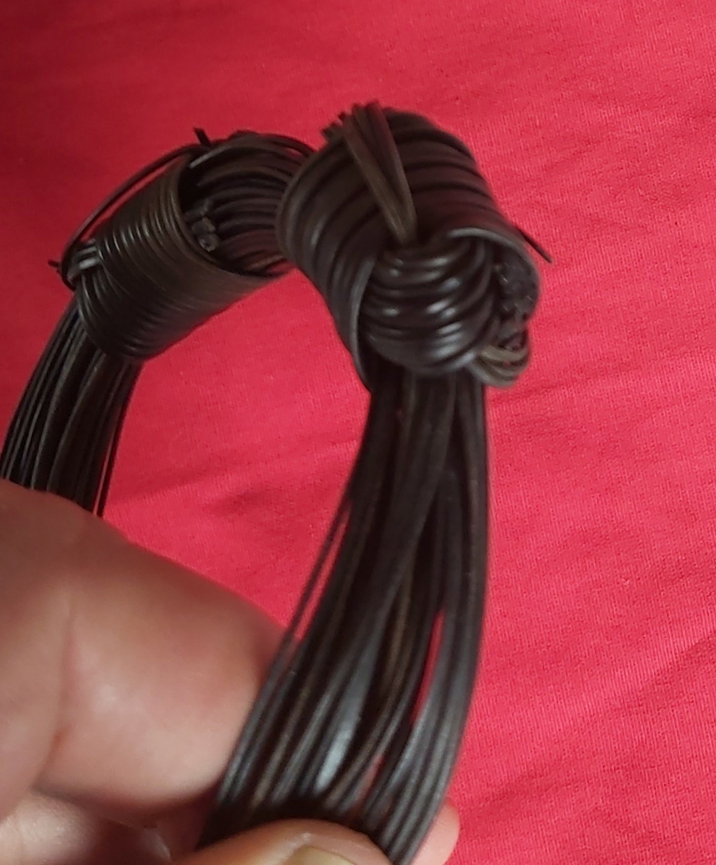 VB5 3 Knot bulky elephant hair bracelet 3" max. Diameter - Image 2