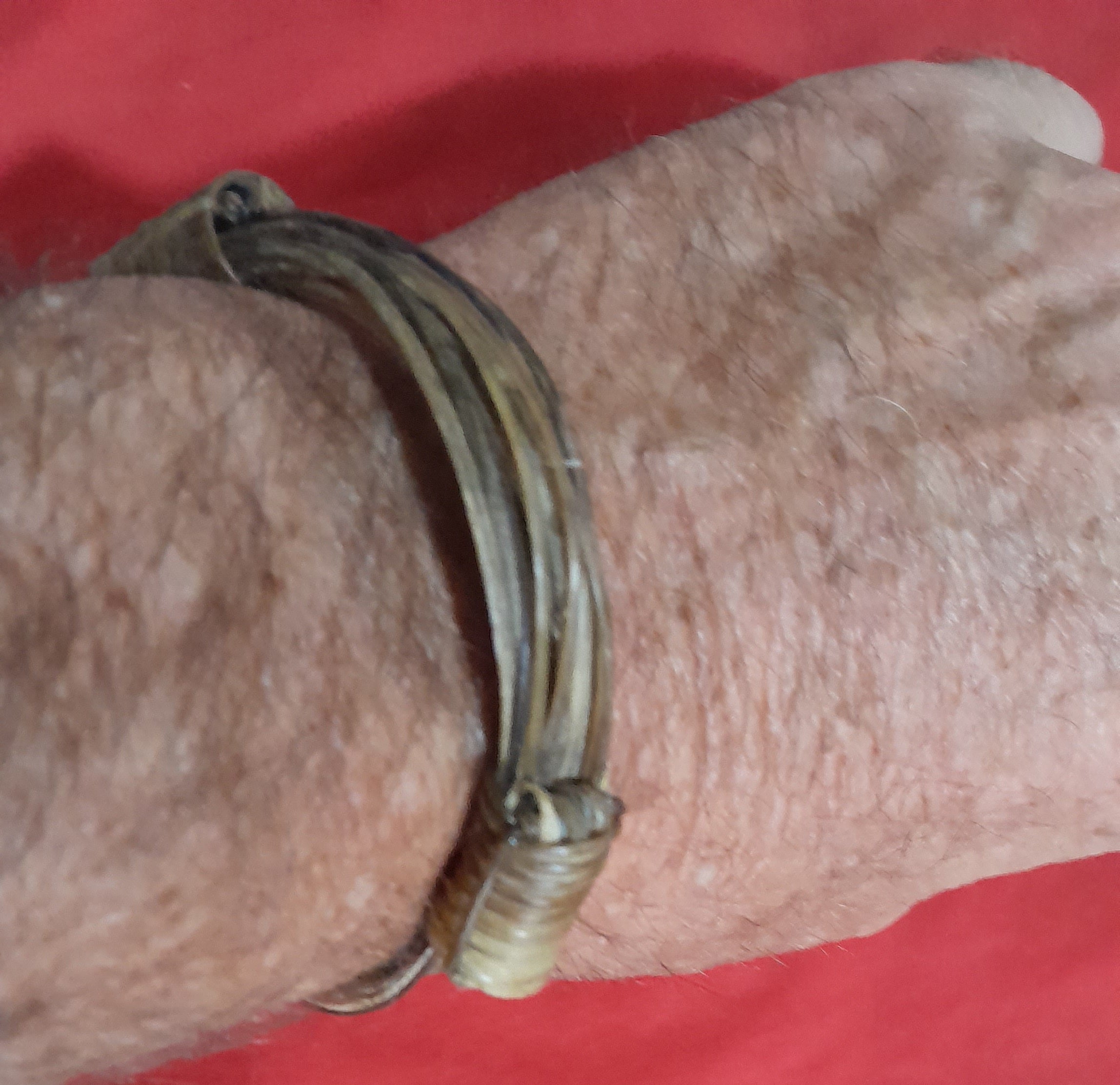 JEW4 White 3 knot elephant hair bracelet 3" max diameter - Image 3