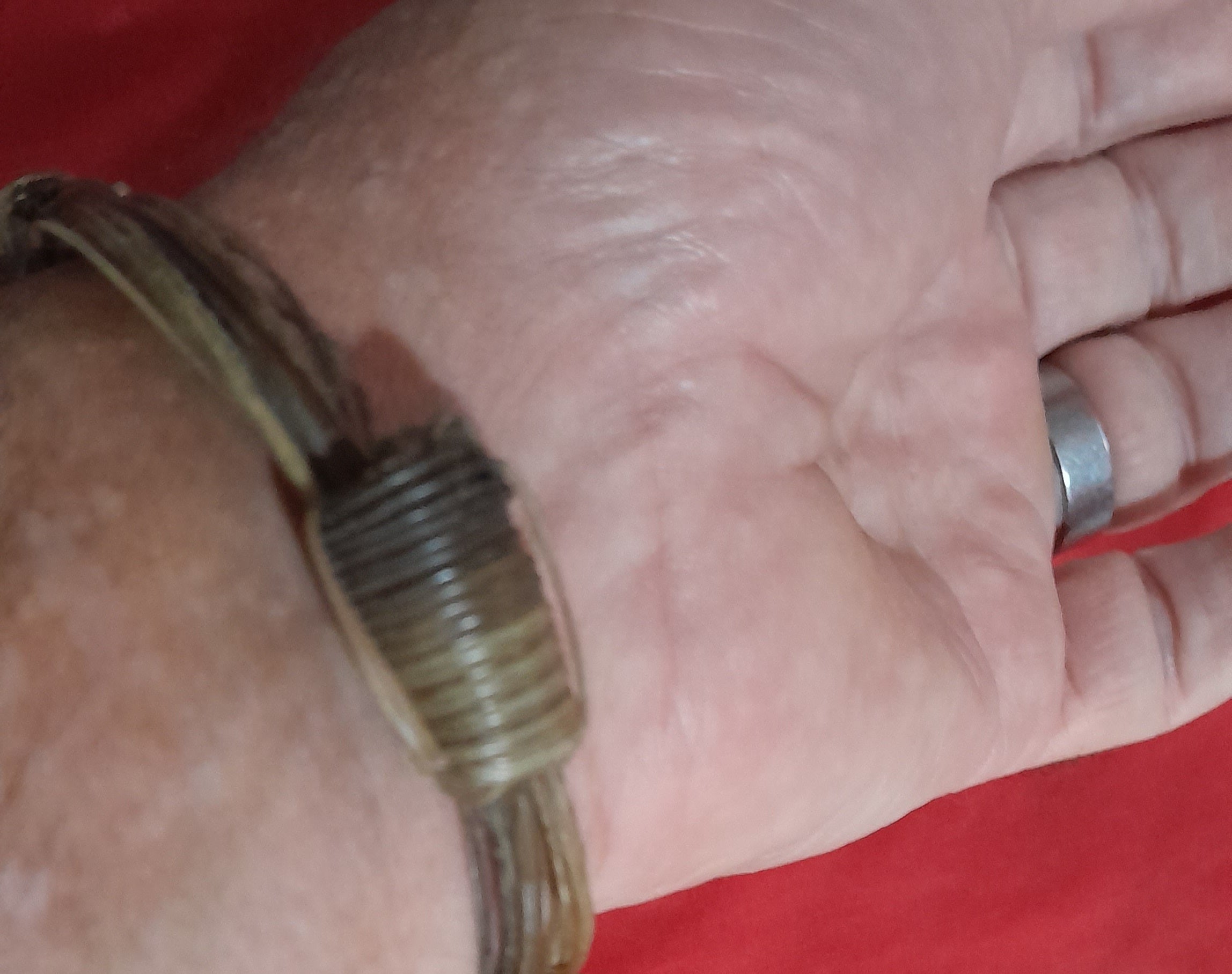 JEW4 White 3 knot elephant hair bracelet 3" max diameter - Image 4