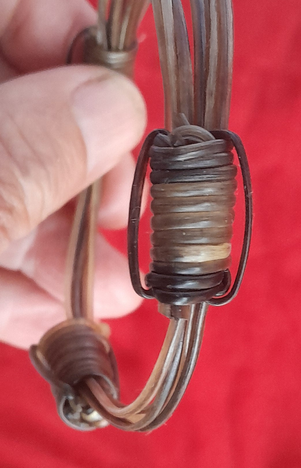 JEB53 4" Max diameter brown/white hair bracelet - Image 2