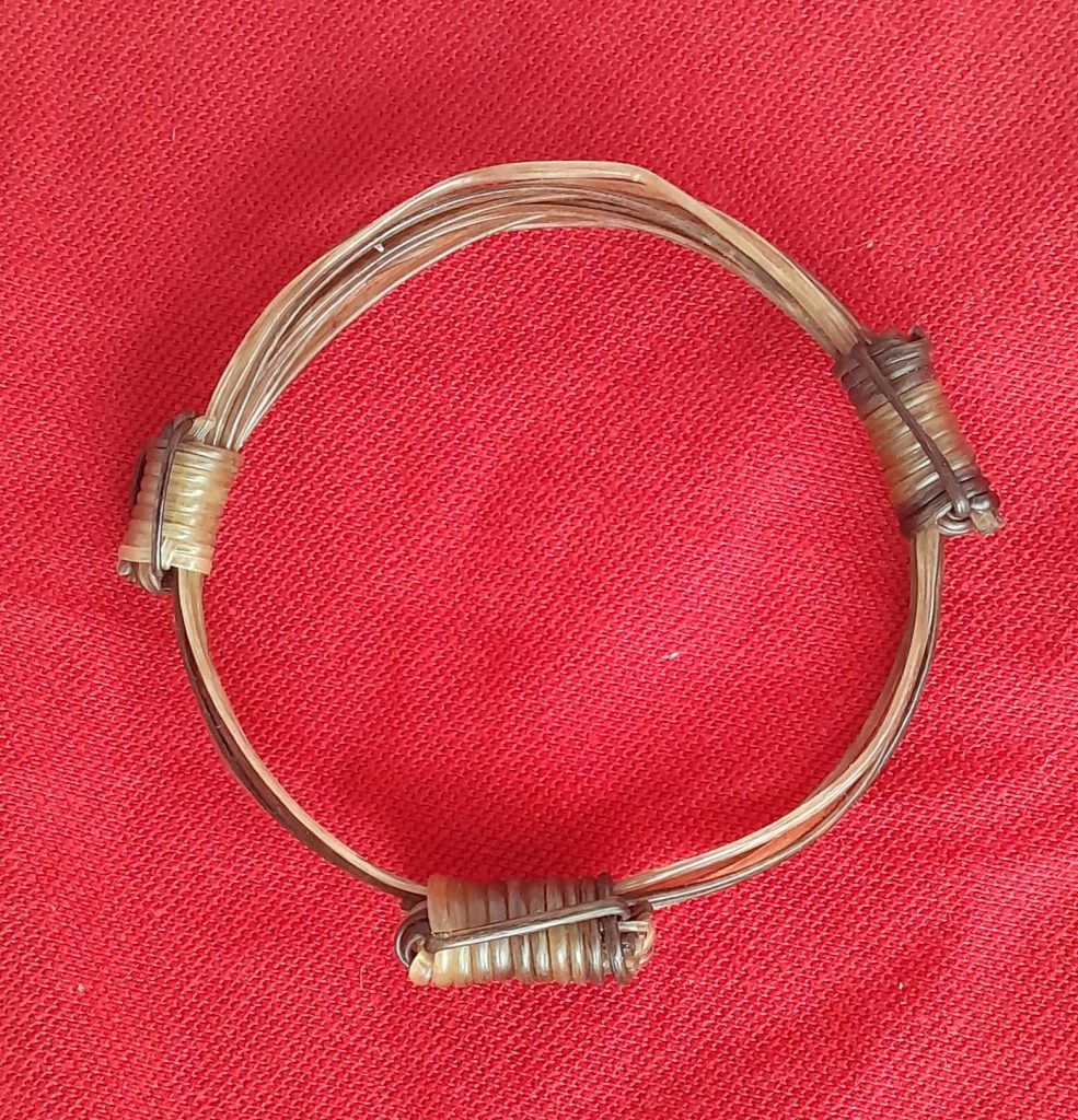 JEB53 4" Max diameter brown/white hair bracelet