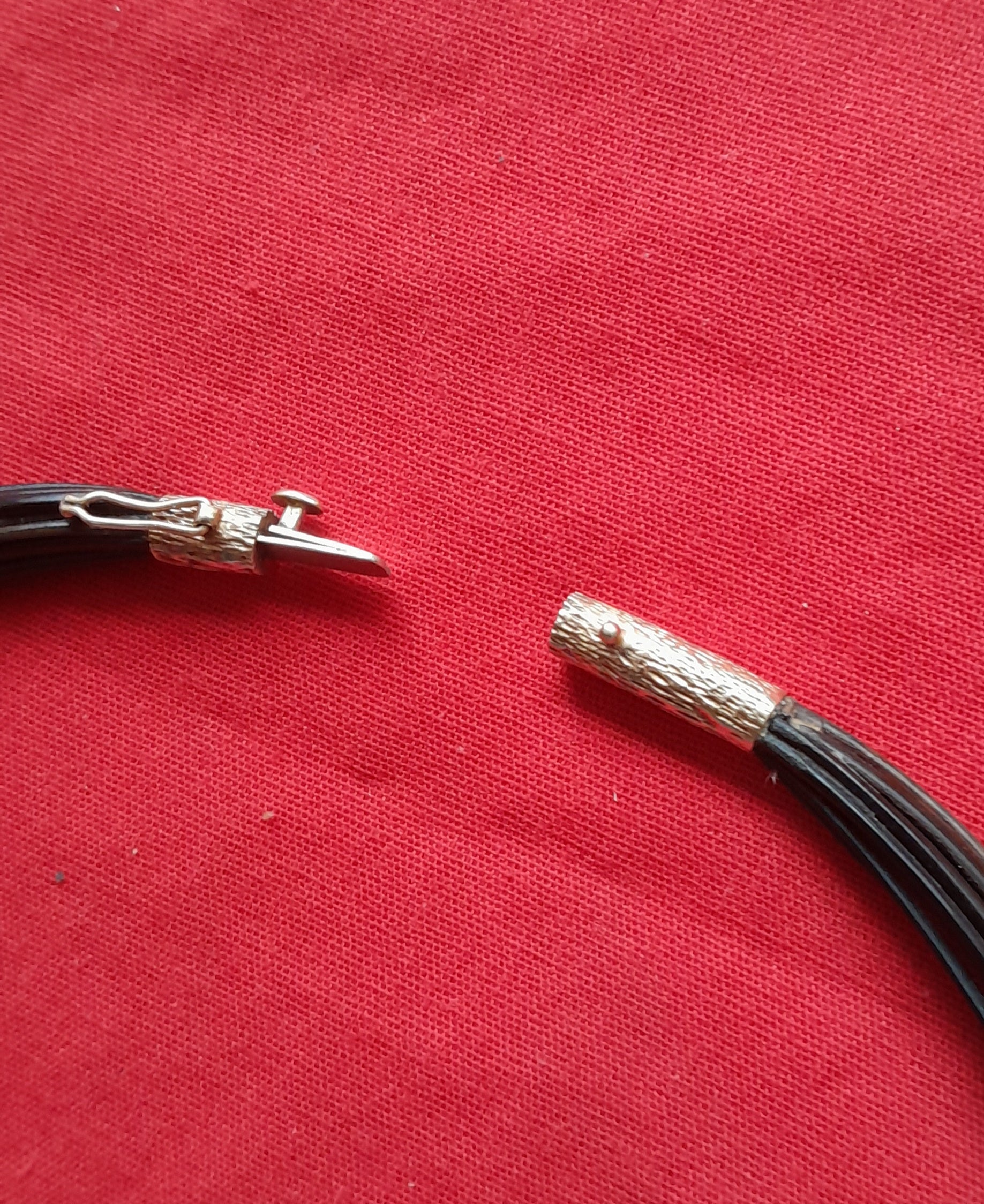 NEC2 Elephant hair necklace. - Image 2