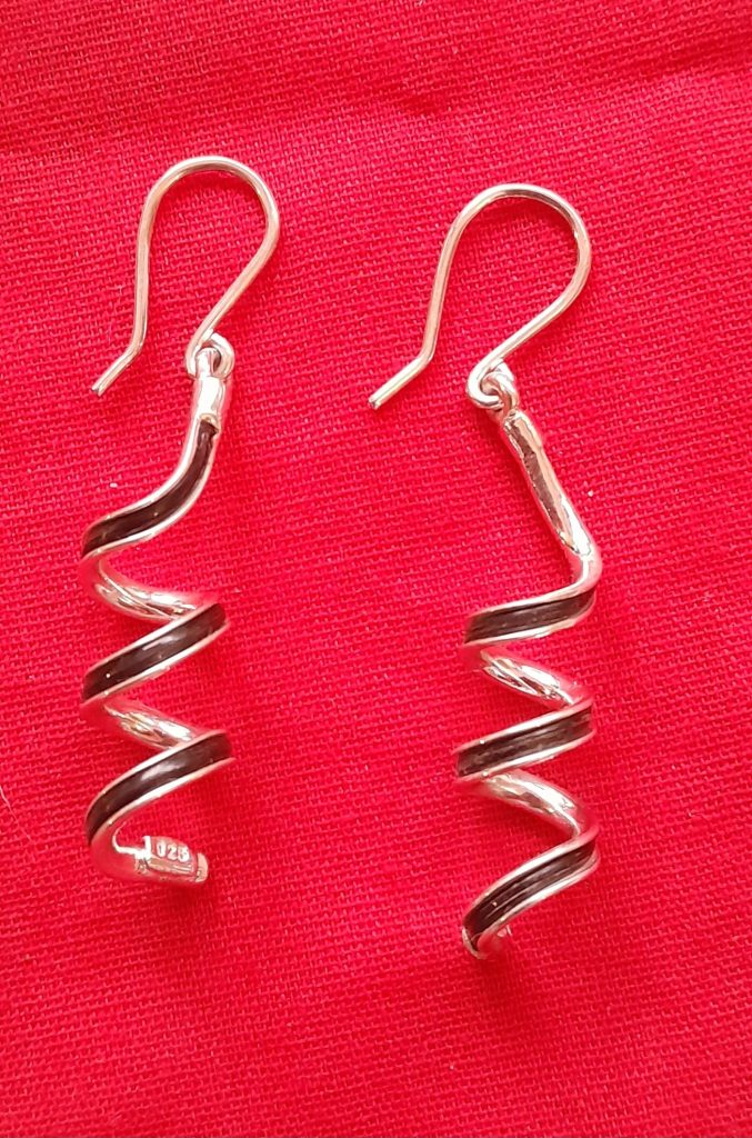 SE1 Sterling silver earrings with genuine elephant hair